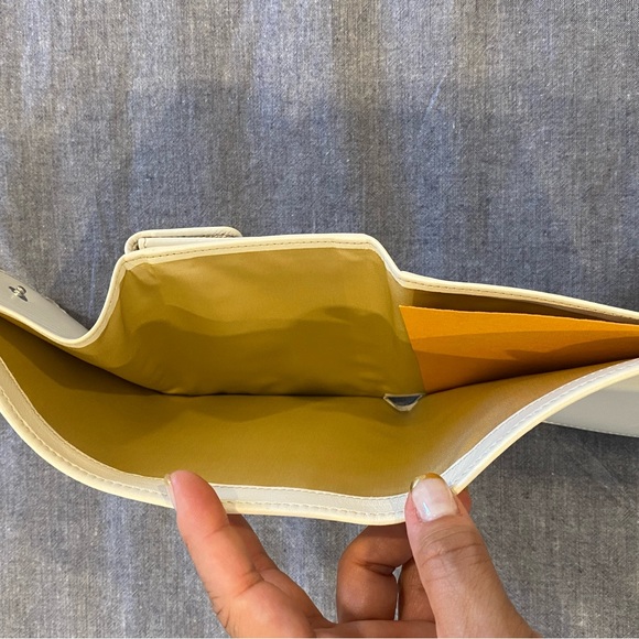 TODS brand new leather wallet - Picture 5 of 6